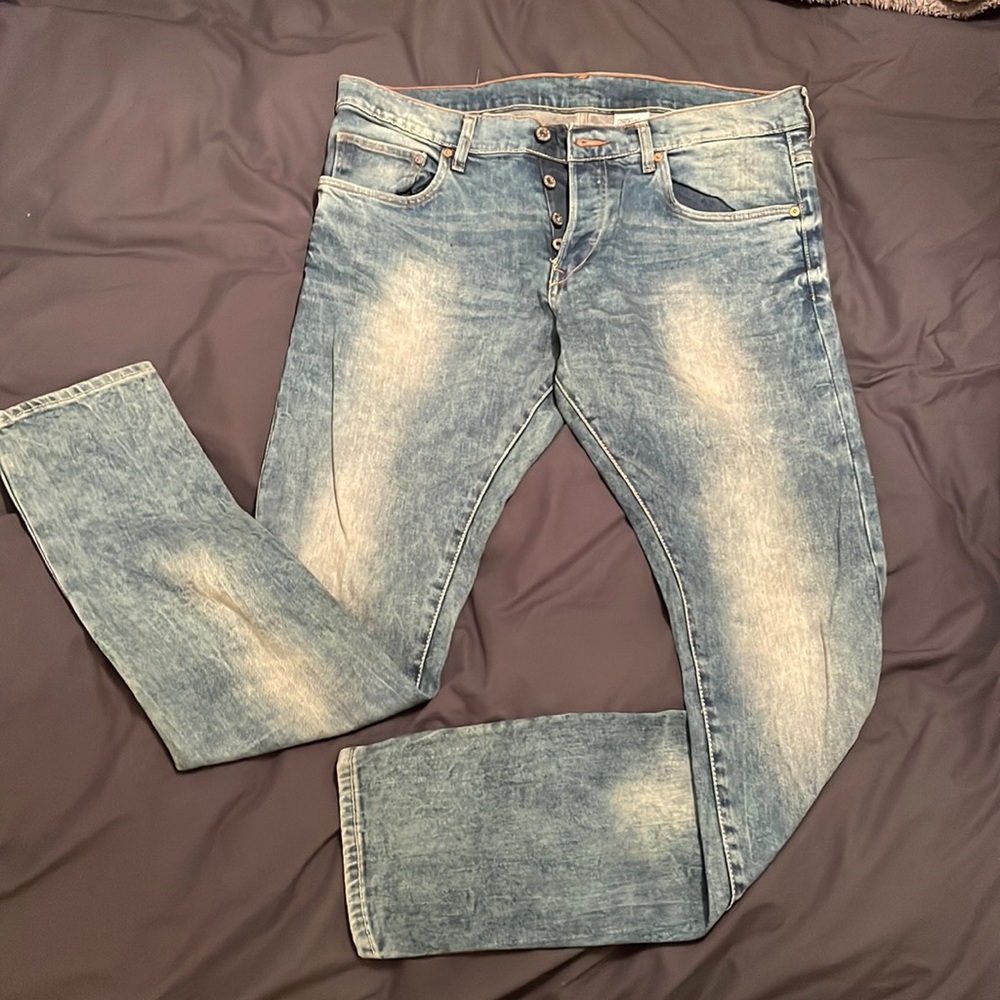 Light wash skinny jeans 👖